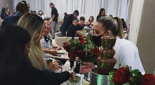 cascata de chocolate para casamento
